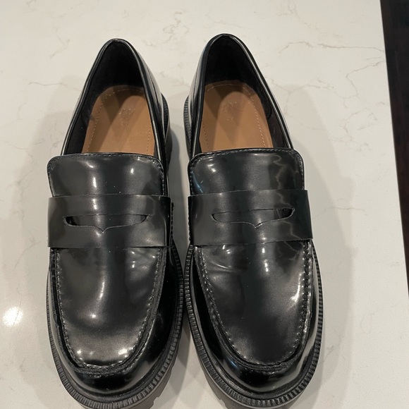 New black loafers - Picture 2 of 4